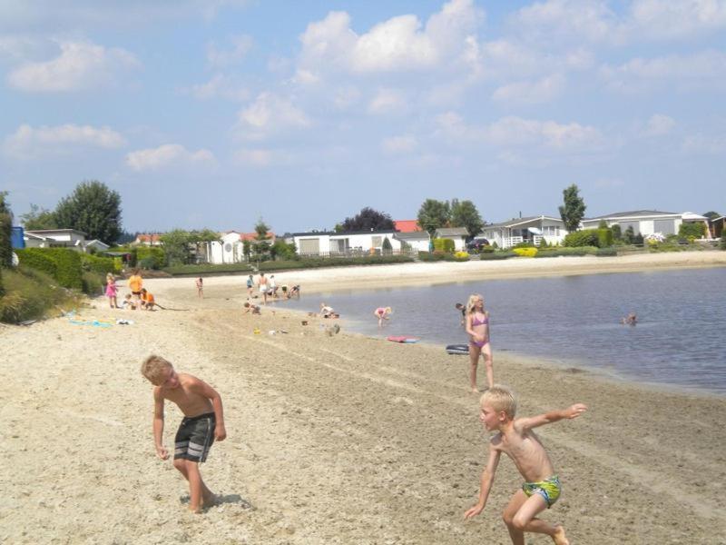 Stacaravan Huren In Het Hart Van Bosrijk Drenthe Op Recreatiepark De Tien Heugten Schoonloo Exterior photo
